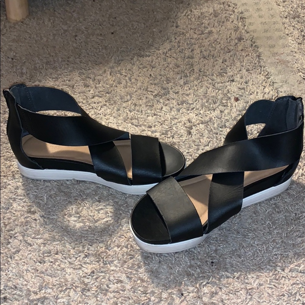 Sandals - Picture 4 of 4